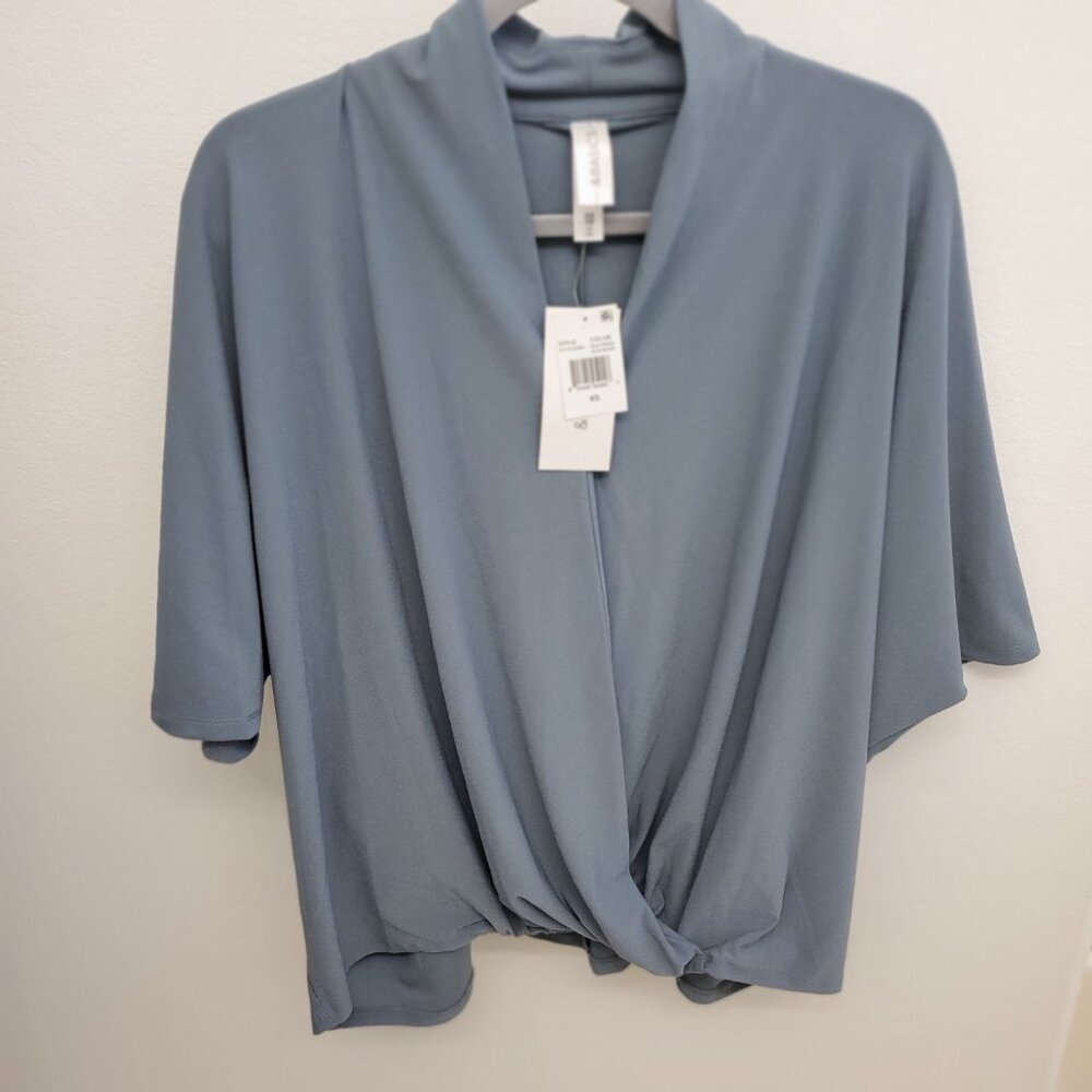 TWIST FRONT WRAP TOP